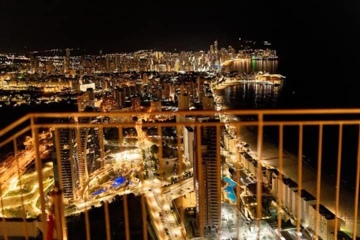 Intempo Luxury Sky View & Spa Resort 베니돔 외부 사진